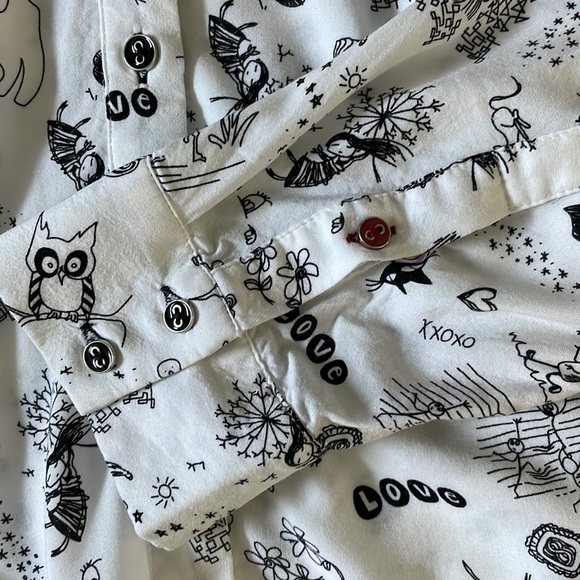 RW&CO Blouse Top White with black love motif print Size M - Picture 5 of 16
